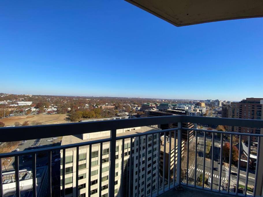 Gorgeous 2 Bedroom Bedroom Condo At Ballston Place With Gym 2011 Arlington Bagian luar foto